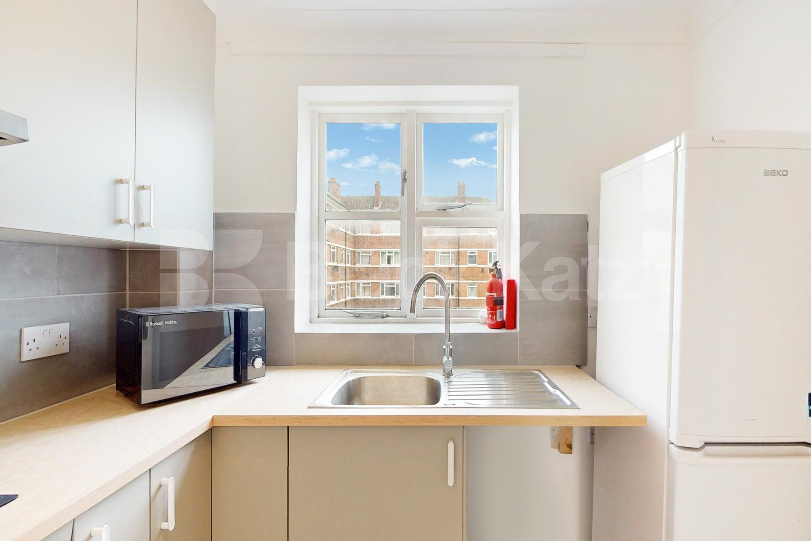 Duplex apartment flooded with natural light and very good storage Cadet Drive , Bermondsey